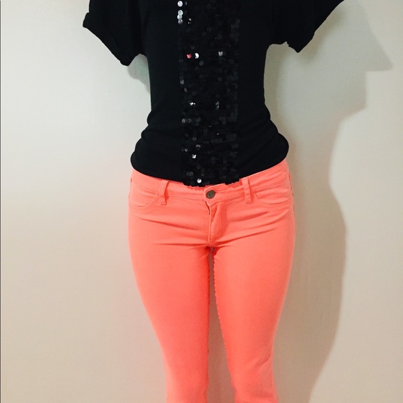 Abercrombie & Fitch neon pants fitted to the body - Picture 5 of 8